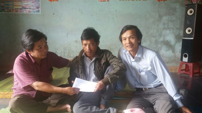 3A3_Ban Dân tộc tỉnhxcxc thăm người có uy tín tại xã Trà Tân, Trà Bông.jpg