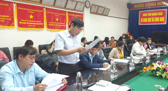 Đ/C Nguyễn Tạ Quyền, Trưởng Phòng Phòng kế hoạch - Tài chính báo cáo triển khai kế hoạch hoạt động KH&CN năm 2021