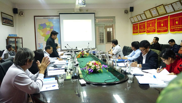 Th.S Phùng Tô Long - Phó Chủ tịch UBND huyện Sơn Hà đánh giá kết quả thực hiện tại buổi nghiệm thu.