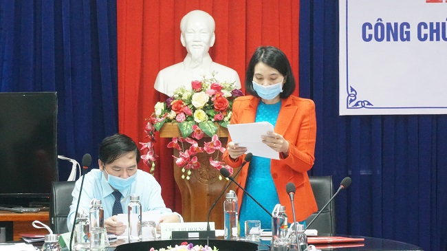 Đ/c Phan Thị Cẩm Vân - Chủ tịch Công đoàn cơ sở Sở Khoa học và Công nghệ phát động phong trào thi đua năm 2022.