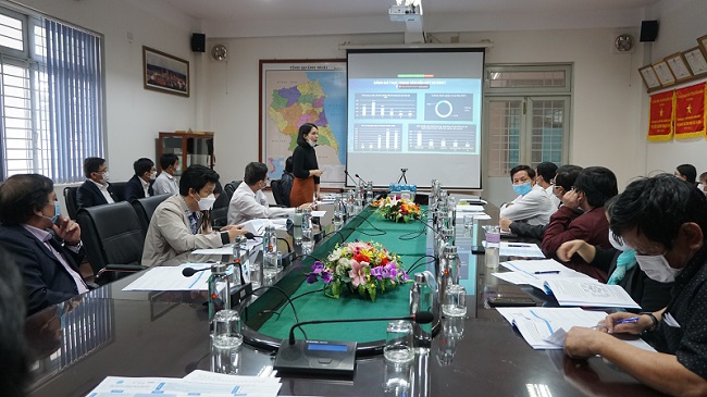 ThS. Phan Thị Cẩm Vân - Chủ nhiệm đề tài báo cáo tại Hội thảo.
