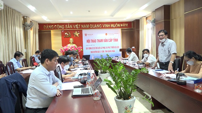 Th.S Nguyễn Văn Thành – Giám đốc Sở KH&CN trao đổi tại Hội thảo.