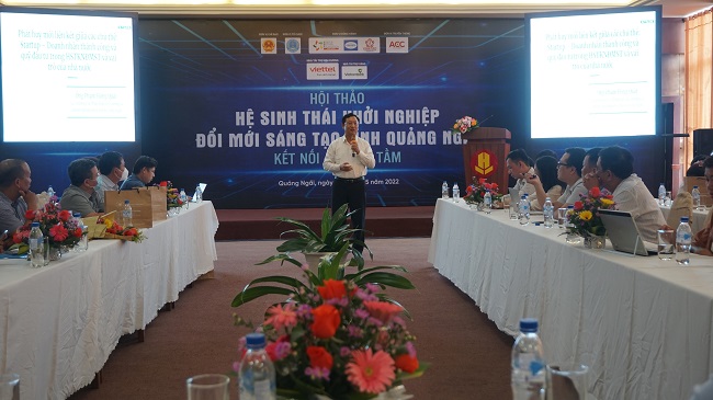 Ông Phạm Hồng Quất - Cục trưởng Cục Phát triển thị trường doanh nghiệp KHCN trao đổi tại Hội thảo.
