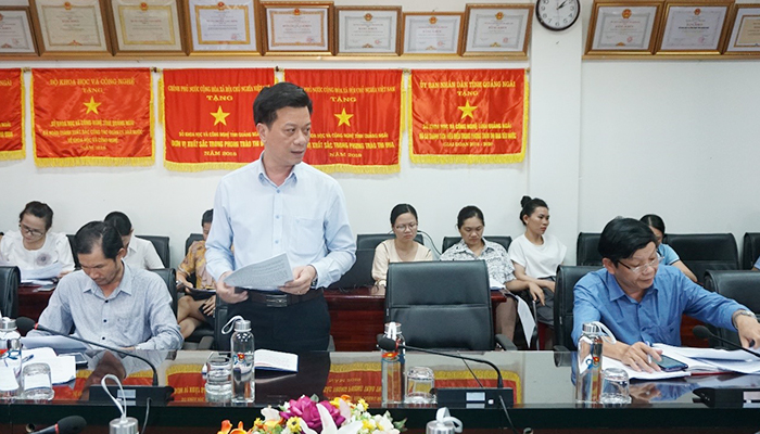 Đồng chí Trần Công Hòa – Phó Bí thư Đảng ủy Sở báo cáo tại Hội nghị