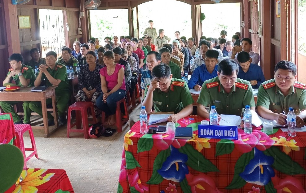 Công an xã Ba Dinh, huyện Ba Tơ tổ chức Hội nghị: “Công an lắng nghe ý kiến của Nhân dân năm 2020”