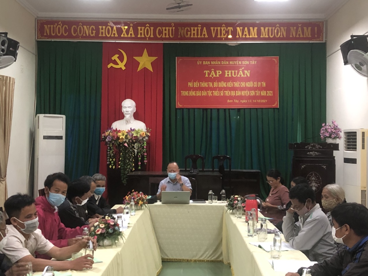 Huyện Sơn Tây tổ chức tập huấn cho người có uy tín trong đồng bào dân tộc thiểu số