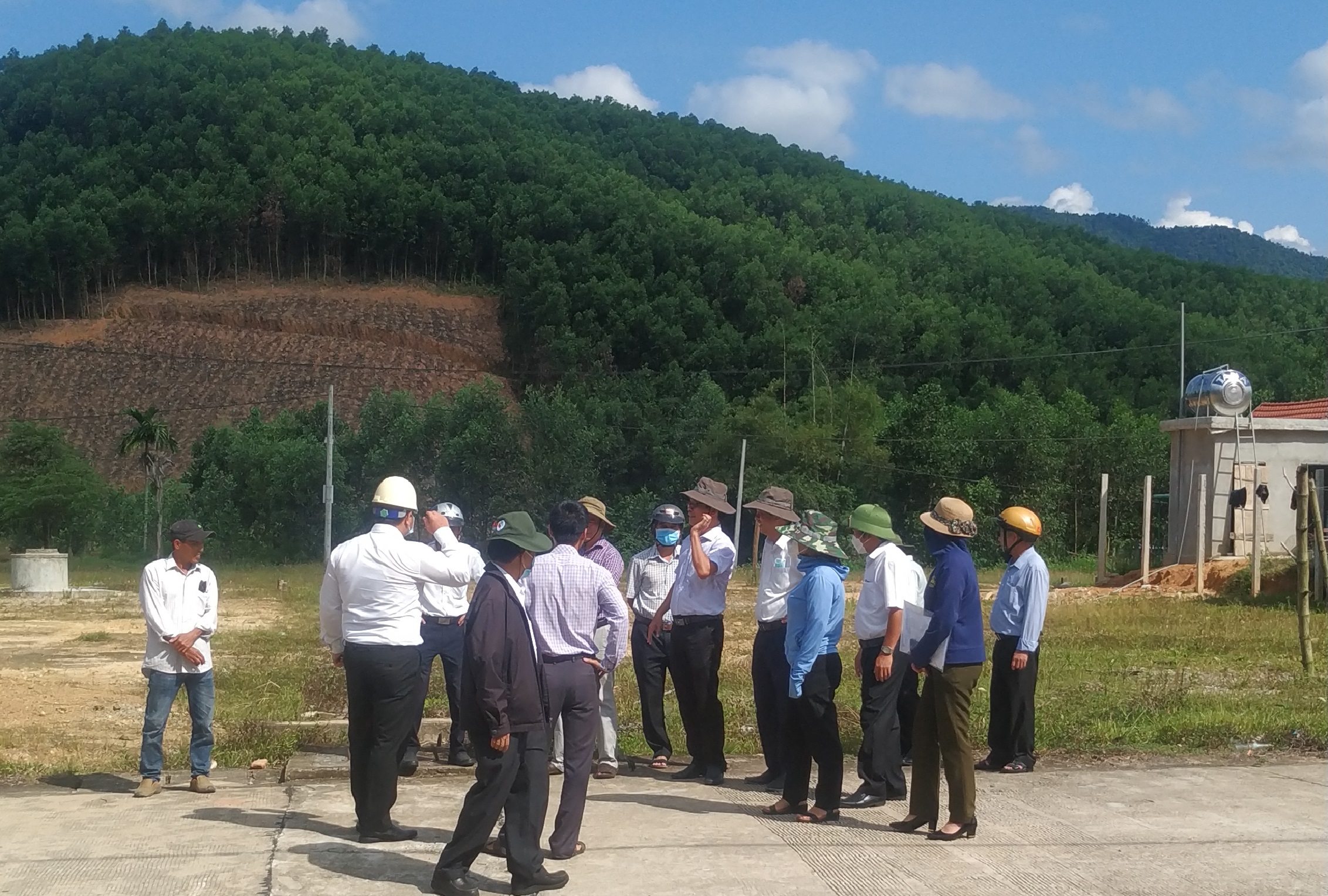 Ban Dân tộc tỉnh bàn giao dự án định canh, định cư tập trung Đồng Tranh