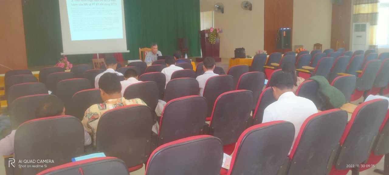 Ban Dân tộc tỉnh khai giảng lớp: Bồi dưỡng kiến thức dân tộc cho nhóm đối tượng 4 tại xã Trà Phong, huyện Trà Bồng