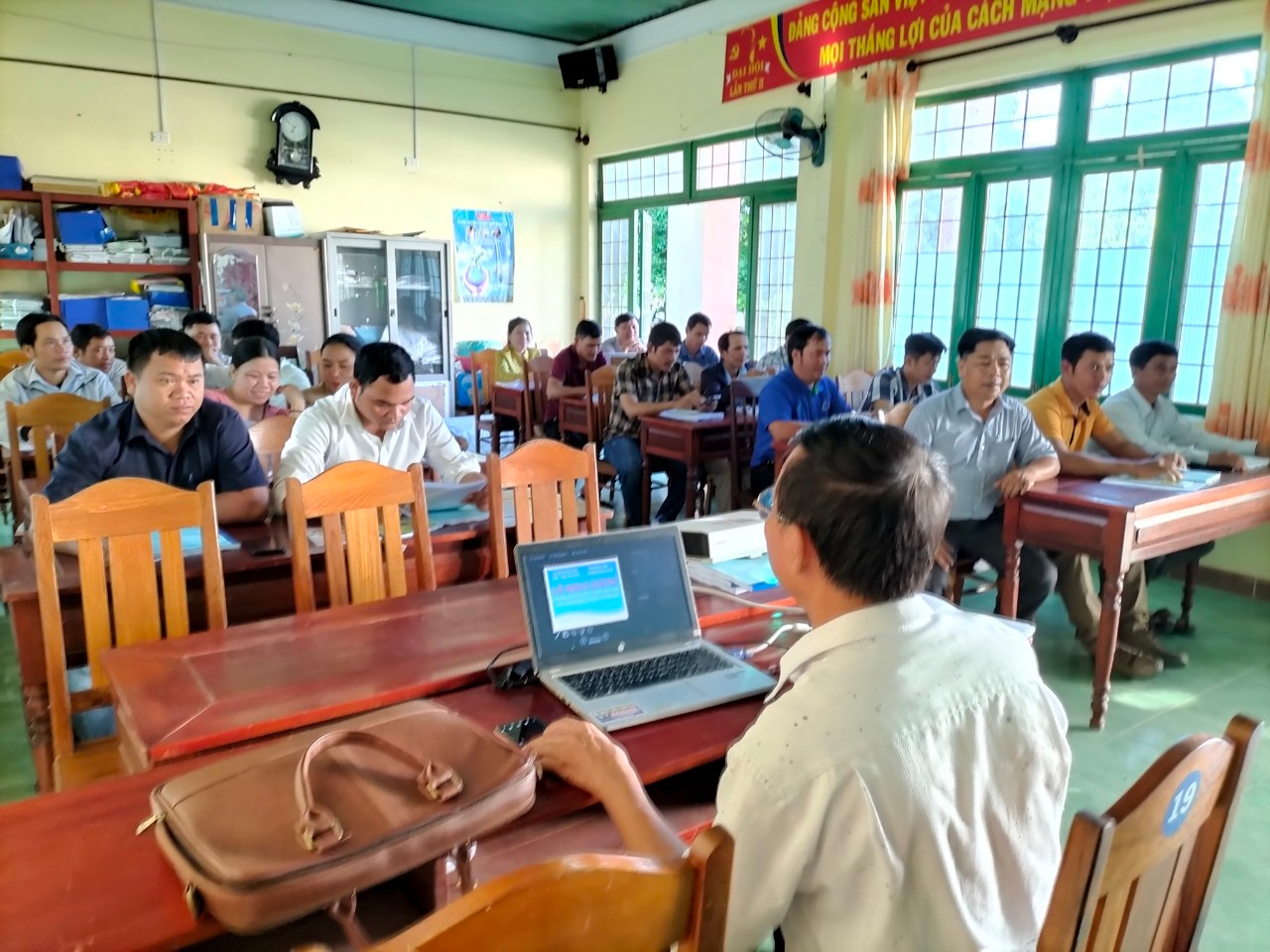 Ban Dân tộc tỉnh khai giảng lớp Bồi dưỡng kiến thức dân tộc cho nhóm đối tượng 4 tại huyện Trà Bồng