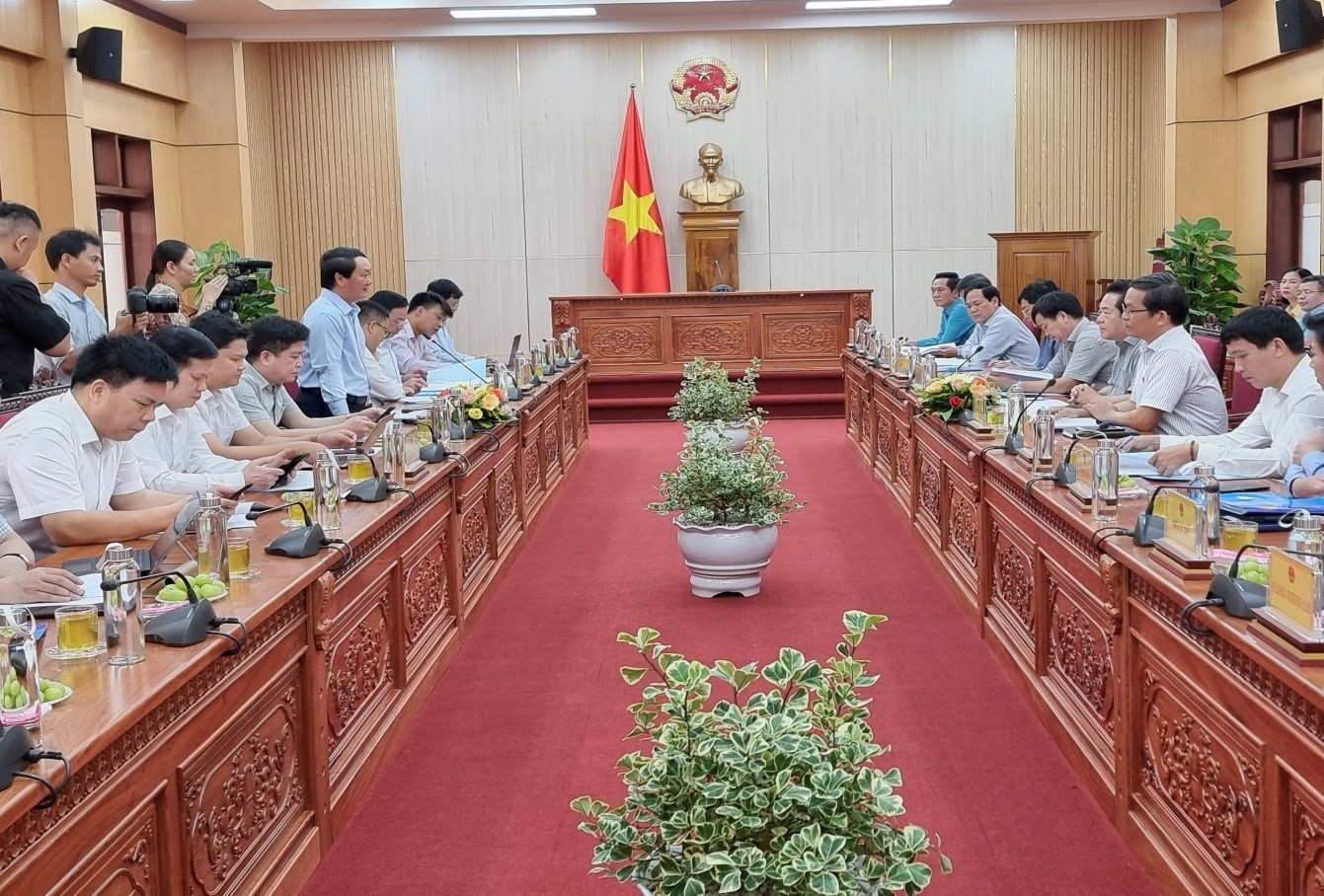 Đoàn công tác của Ủy ban Dân tộc làm việc với tỉnh Quảng Ngãi về kết quả thực hiện Chương trình mục tiêu quốc gia phát triển kinh tế - xã hội vùng đồng bào dân tộc thiểu số và miền núi