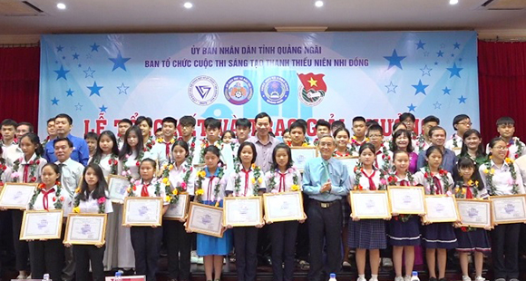 Trao giải Cuộc thi Sáng tạo thanh thiếu niên, nhi đồng tỉnh Quảng Ngãi lần 8, năm 2023