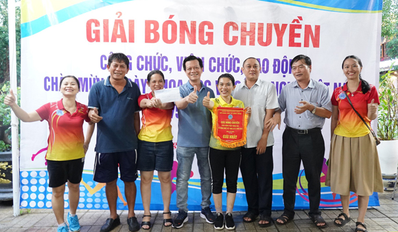 Tổ chức giải bóng chuyền chào mừng Ngày khoa học và công nghệ Việt Nam (18/5) năm 2024