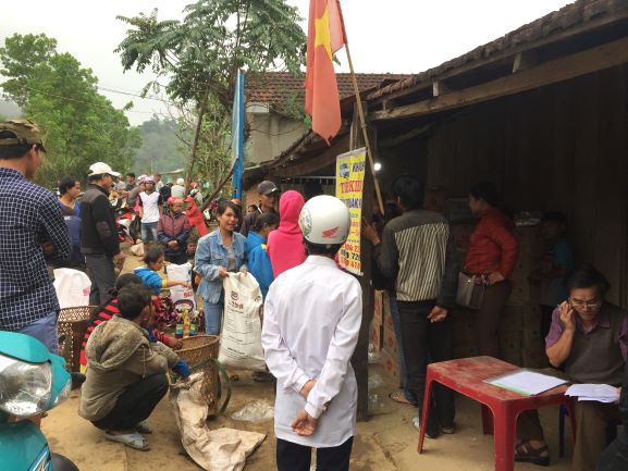 Ban Dân tộc tỉnh kiểm tra tại huyện Tây Trà về việc cấp không thu tiền một số mặt hàng thiết yếu cho đồng bào dân tộc thiểu số nhân dịp Tết Nguyên đán Canh Tý năm 2020