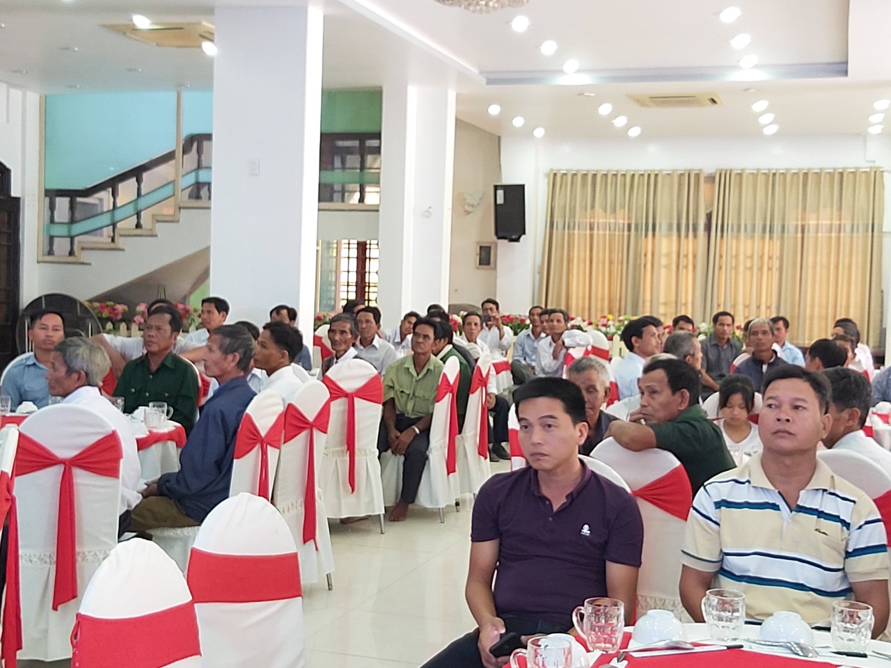Quảng Ngãi: Ban Dân tộc tỉnh tiếp và làm việc với Đoàn người có uy tín huyện Ba Tơ
