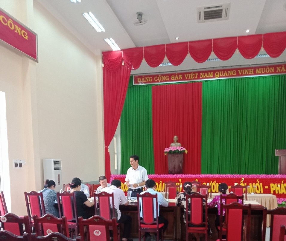 Ban Dân tộc tỉnh kiểm tra kết quả thực hiện công tác dân vận chính quyền ở vùng đồng bào DTTS tại xã Sơn Kỳ, huyện Sơn Hà